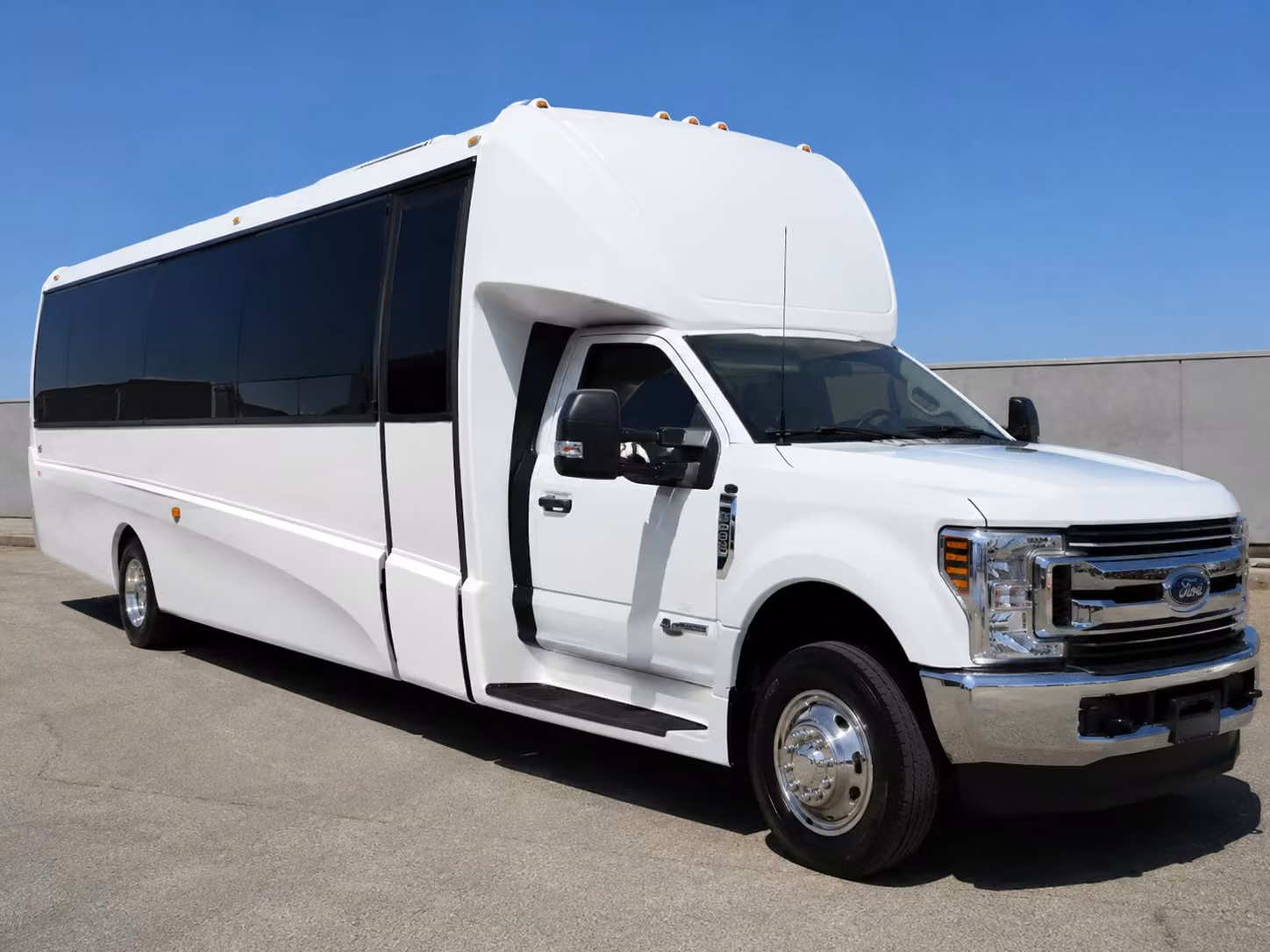 15 passenger minibus